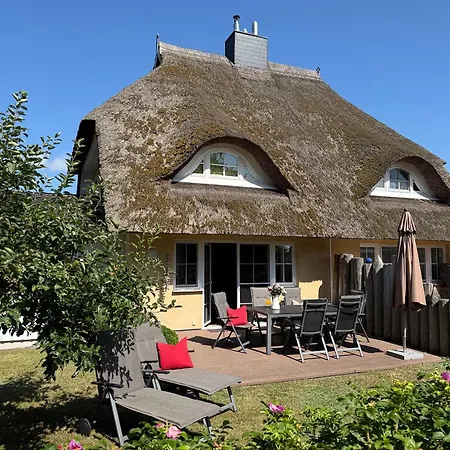 Haus Windflüchter Ferienhaus Born